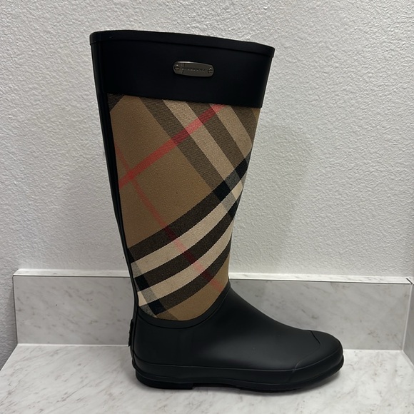 Burberry Rain Boots - Picture 2 of 4
